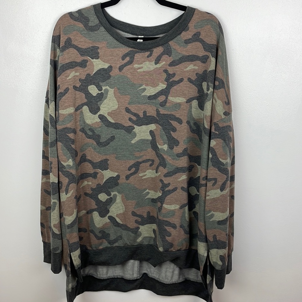 Women’s Celeste Camouflage Long Sleeve top Size 1X